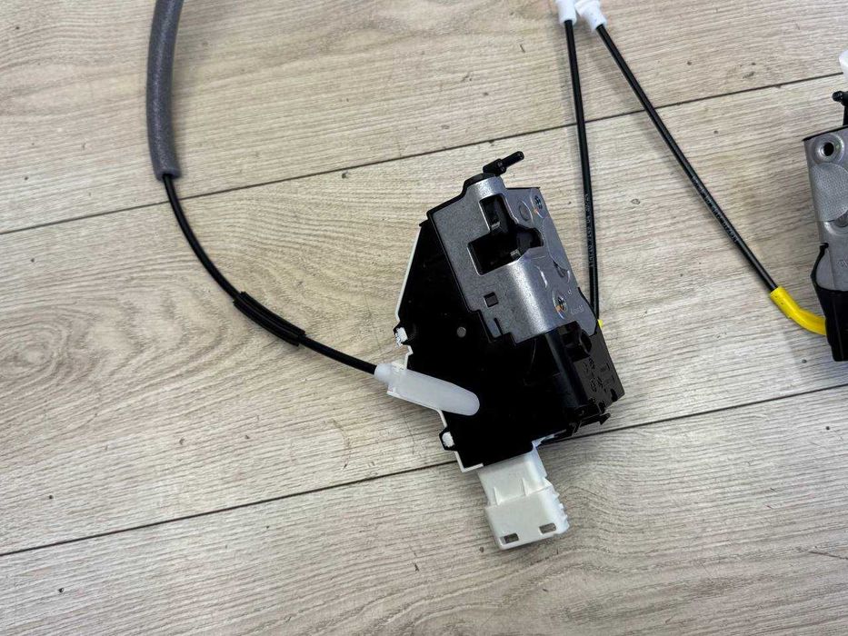 Замок дверей передній Фиат Фіат Скудо Fiat Експерт Джампі Джапми Пежо