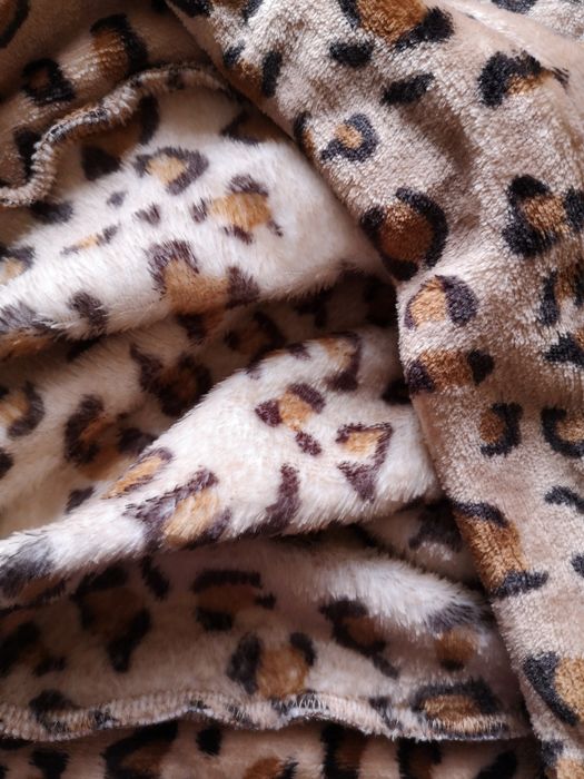 Dres Avon nowy 48/50