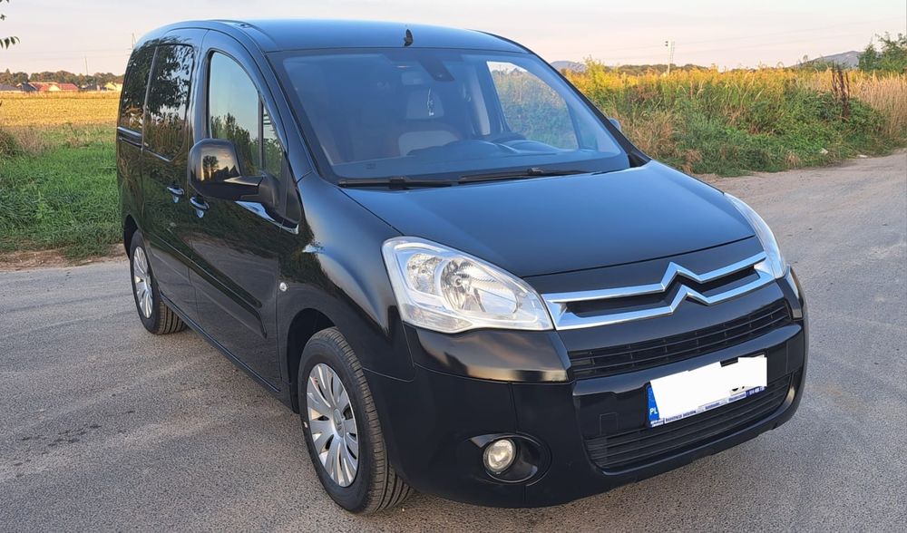 Wynajem, wypożyczalnia samochodów Citroen Berlingo 7 os., Opel Astra
