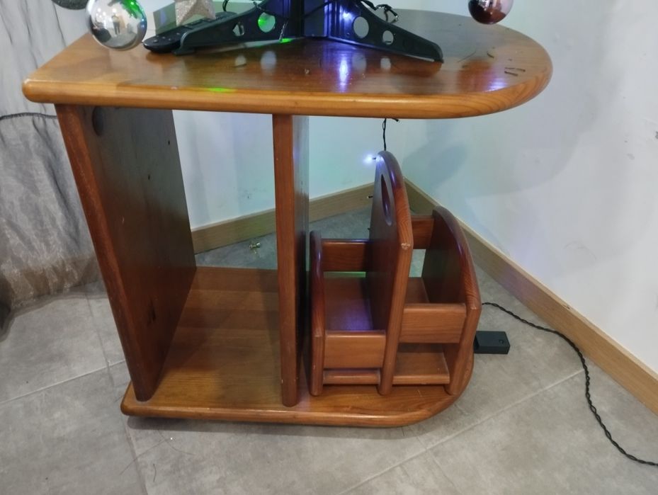 Móvel de sala e bancos para venda