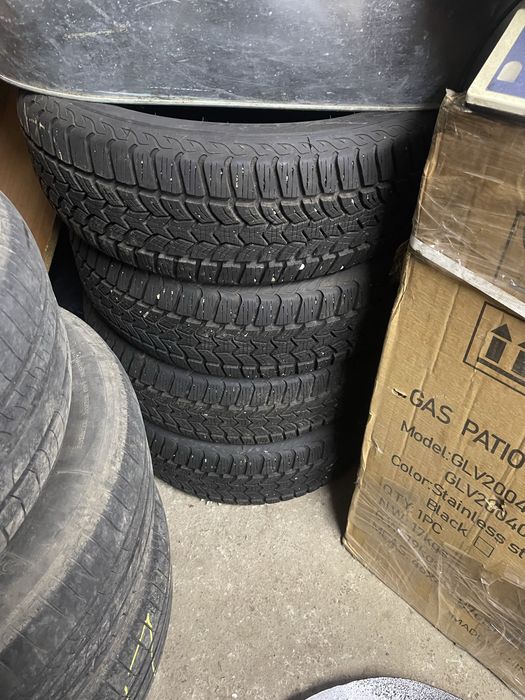 Зимова гума 215/65 R16
