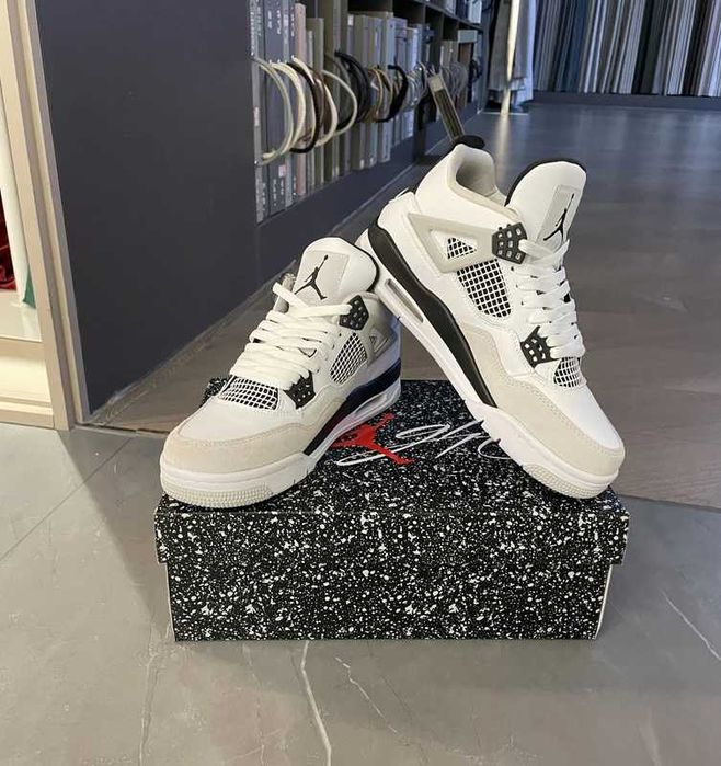 Jordan 4 retro Military black R.42