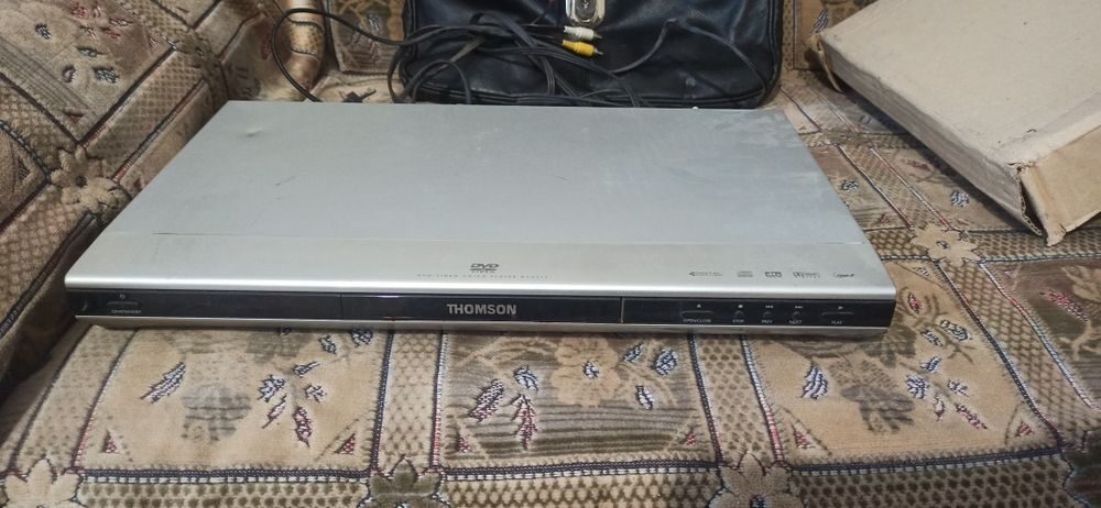 DVD програвач Thompson