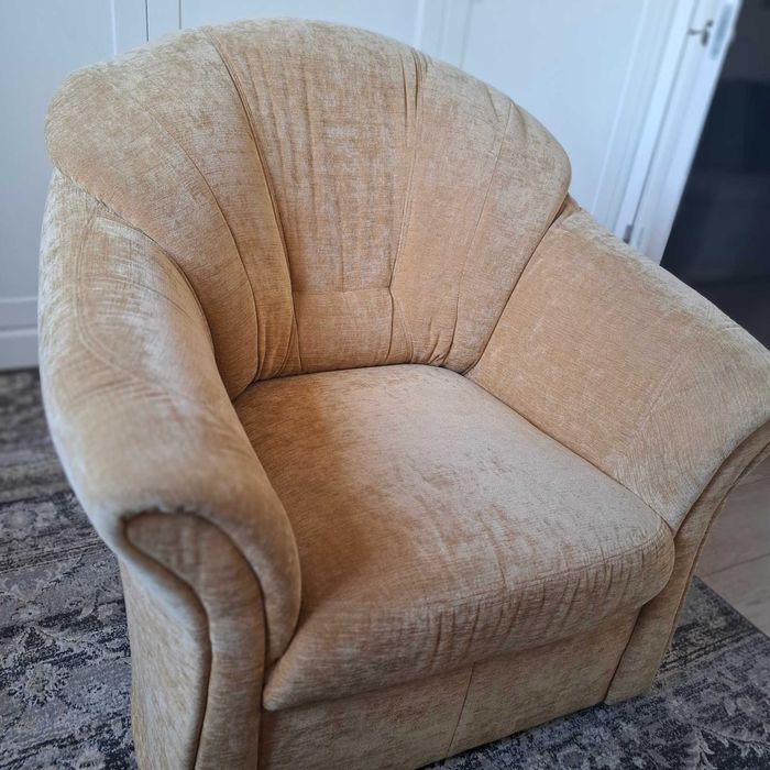 Wygodne fotele welurowe