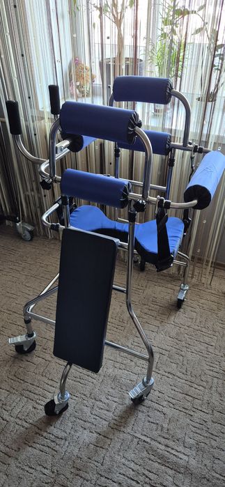 Ходунки для реабілітації.