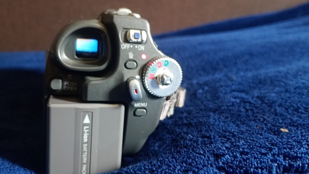 Видеокамера Panasonic VDR-D160