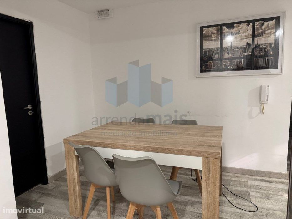 Vende-se apartamento T3 em Coimbra, otimo para rendimento