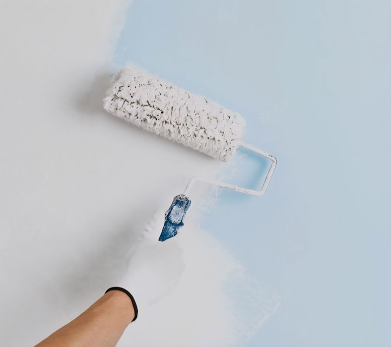 Malowanie ścian i sufitów różnych pomieszczeń.