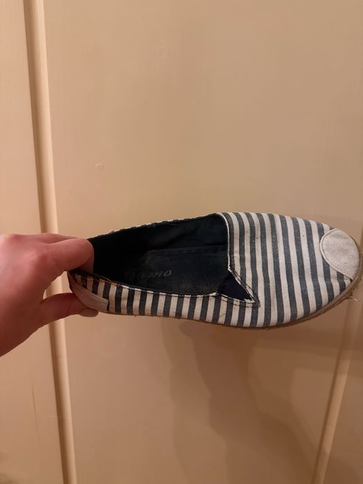 Подарую взуття 36 р