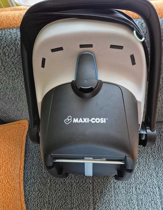 Fotelik samochodowy Maxi Cosi Pebble Plus + adapter