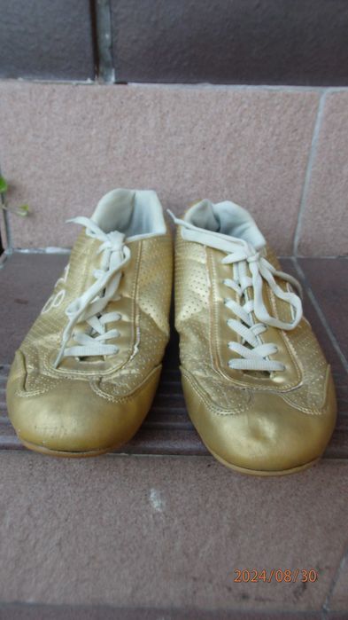 Buty sportowe firmy NowOn rozmiar 39.