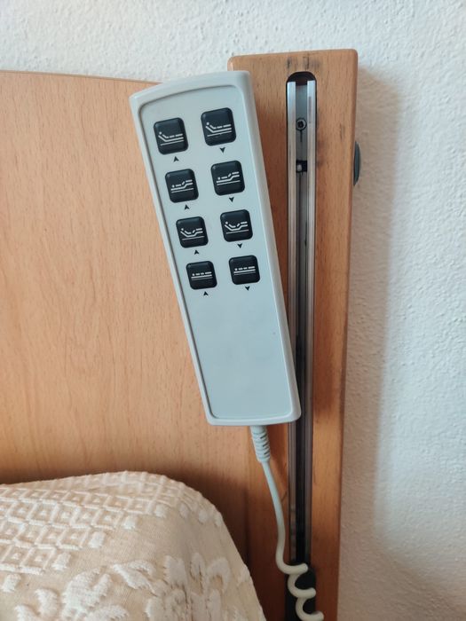 Cama articulada semi nova