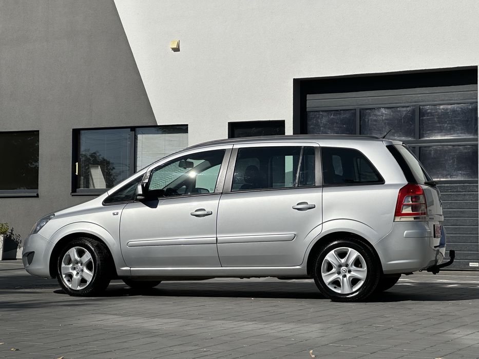 Opel zafira 2014року