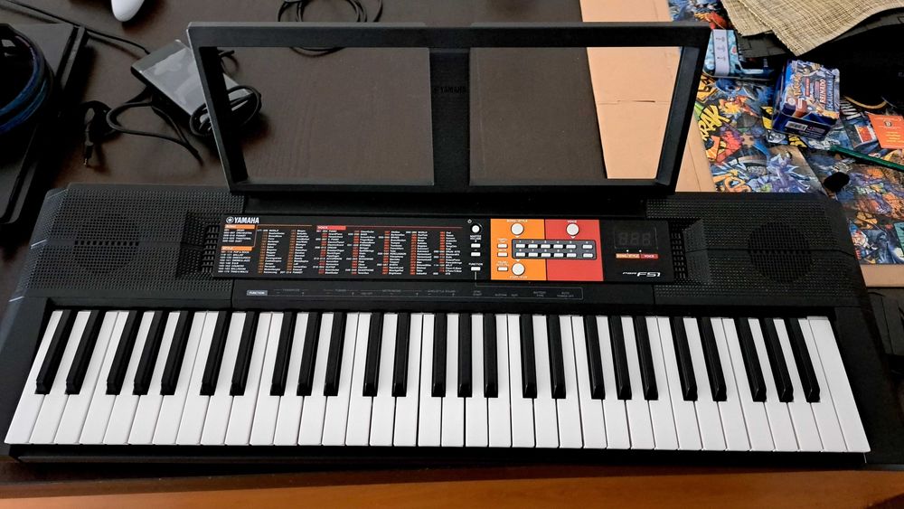 Teclado digital yamaha PSR F51