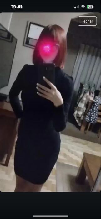 Vestido preto de manga comprida