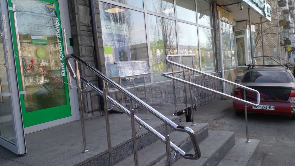 Перила,Поручні,Стелажи,Пандуси,Баки,Сходи в басейн,Відбійники,Козирки