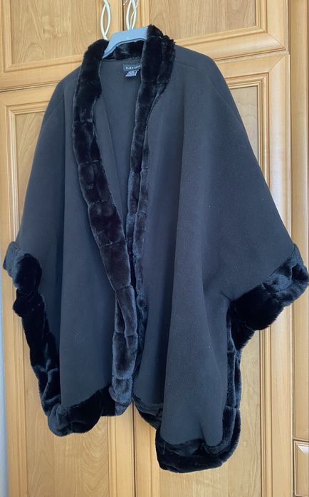 Eleganckie czarne poncho Ellen Reyes cape kardigan oversize na wiosnę
