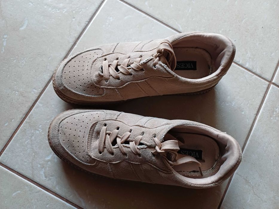 Beżowe Sneakersy 38