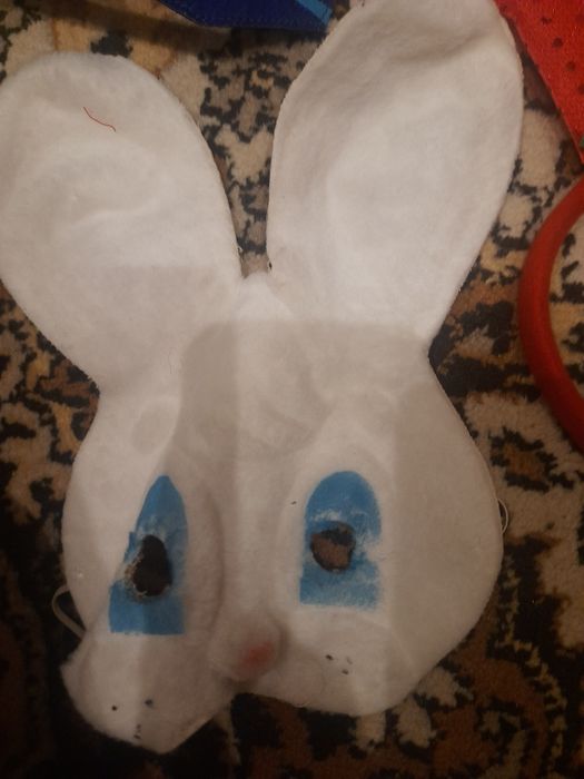 Новорічні  маски та прикраси