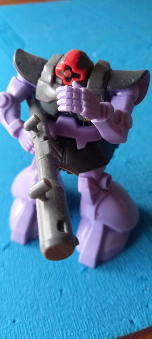 Figura plástico Gundam (MS 06R)