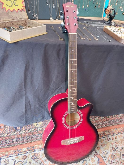 Guitarra acústica marca KUNYUN de 40 polegadas