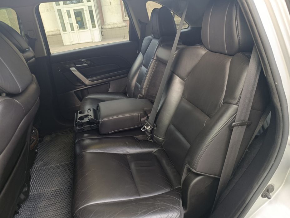 автомобиль ACURA MDX 2010год 3,7газ/бензин
