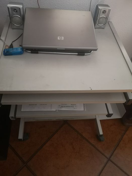 Mesa secretária impecável