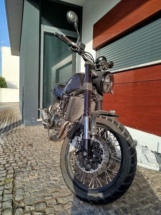 Mota Bennelli em óptimo estado