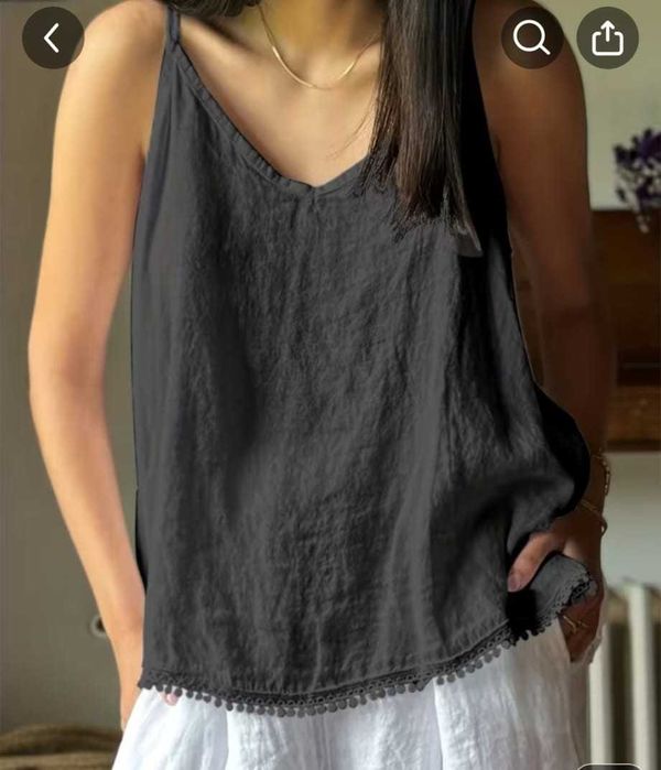 Top tamanho XL  elegante, adornado com detalhes em renda