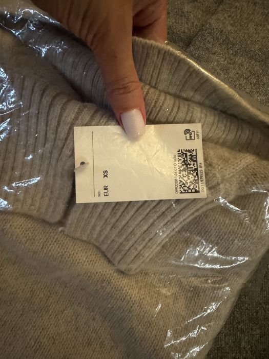 Светр H&М оригінал р XS, S в складі вовна