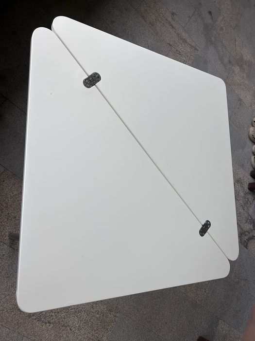 Mesa lacada versatil