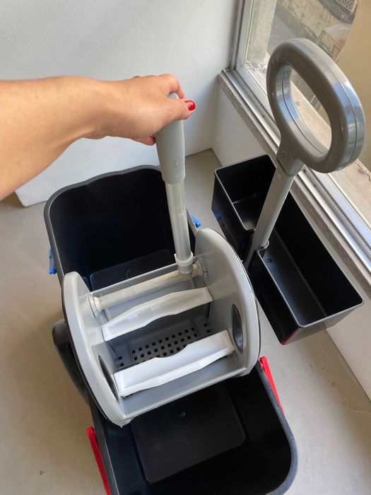 Carro de lavagem 2 x 25 L com espremedor – Pega lateral, COMO NOVO!