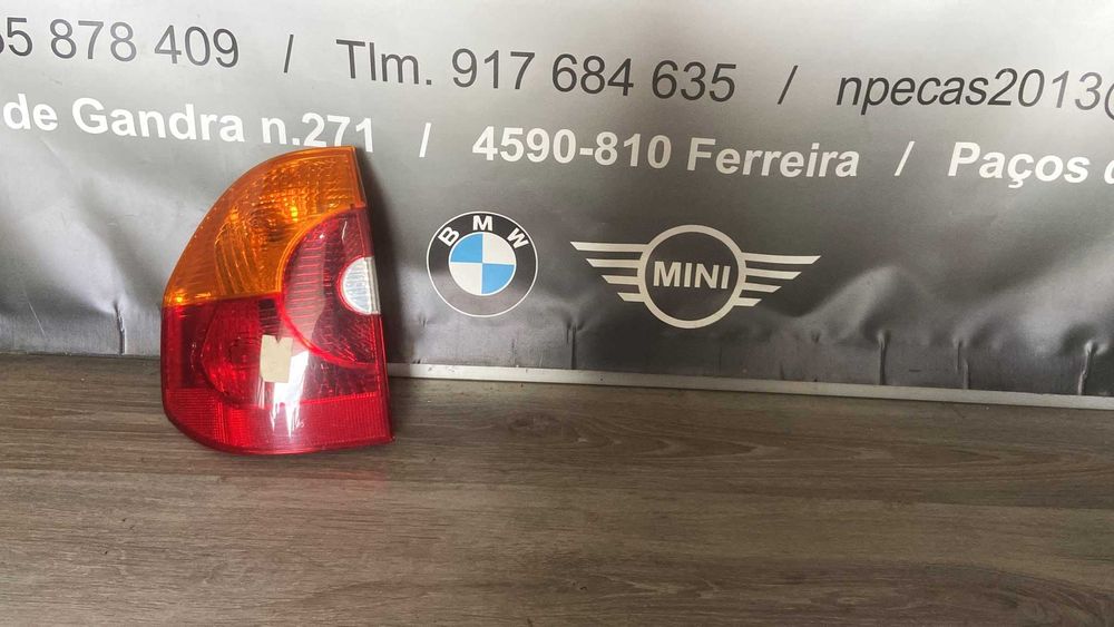 Farolim esquerdo BMW E83 X3