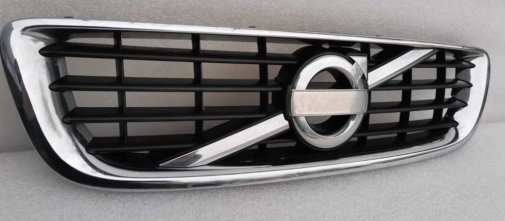 Решетка радиатора Volvo S40 V50 2007-2012г.в. оригинал рестайлинг
