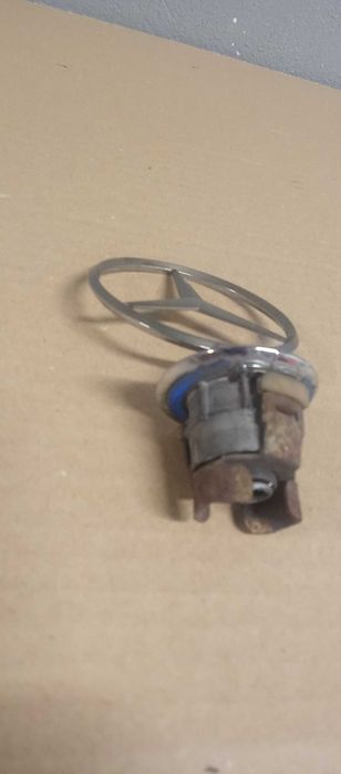 Mercedes W211 W219 W220 Emblemat Znaczek Celownik Mercedes E-klasa