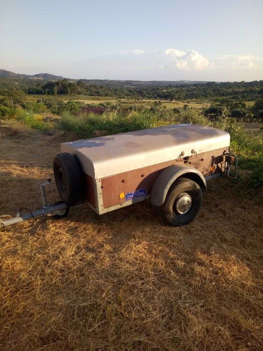 Atrelado com Documentos e matriculado.