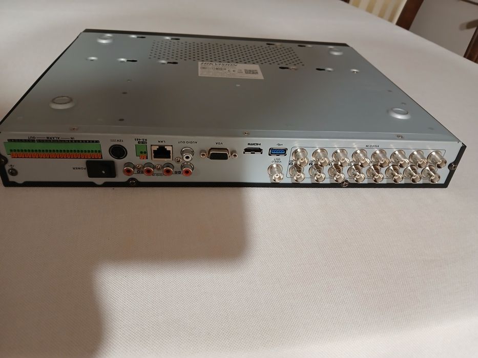 Hikvision rejestrator DS-7216HUHI-F2/N+6TB