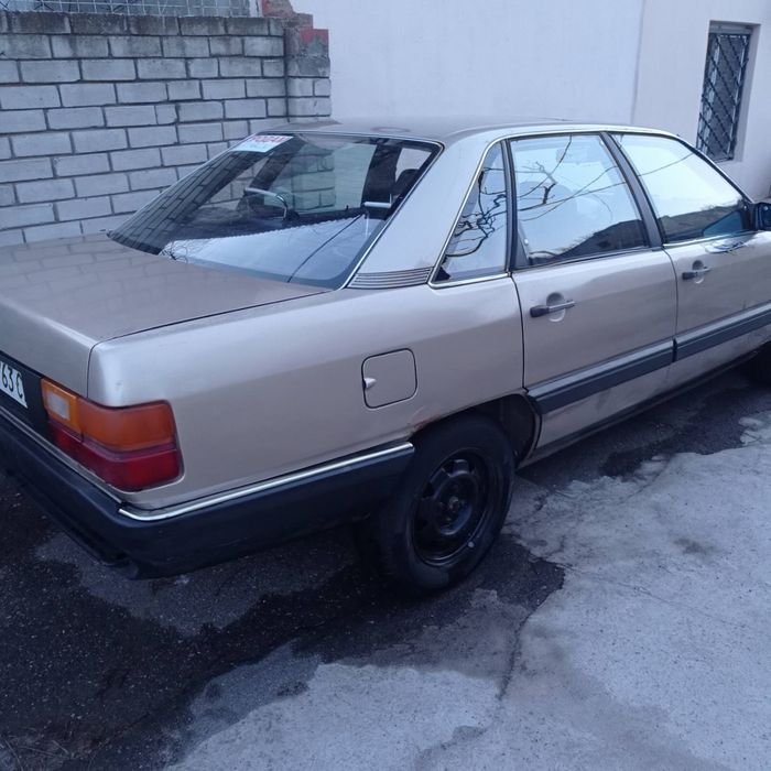 Продам Audi 100