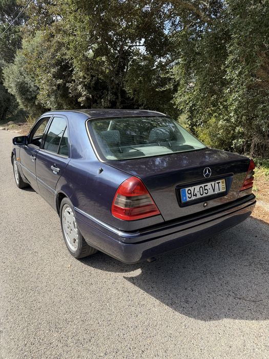 Mercedes-Benz C220 — photo 4