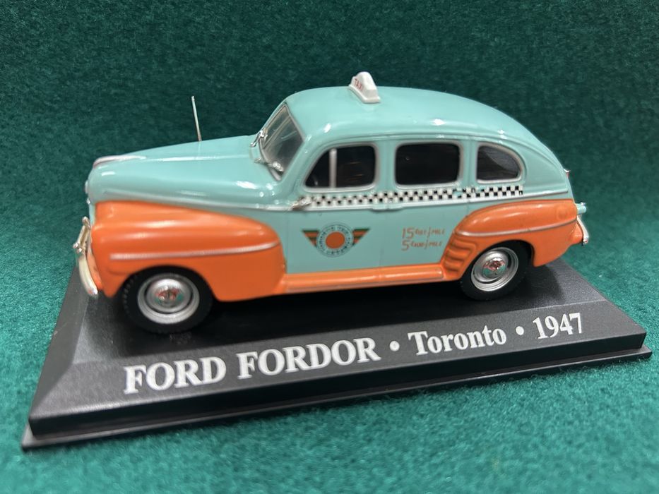 Miniaturas dos taxis de todo Mundo