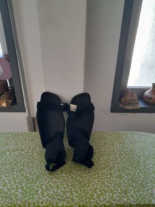 Vendo Caneleiras de Futebol NIKE muito bonitas como novas