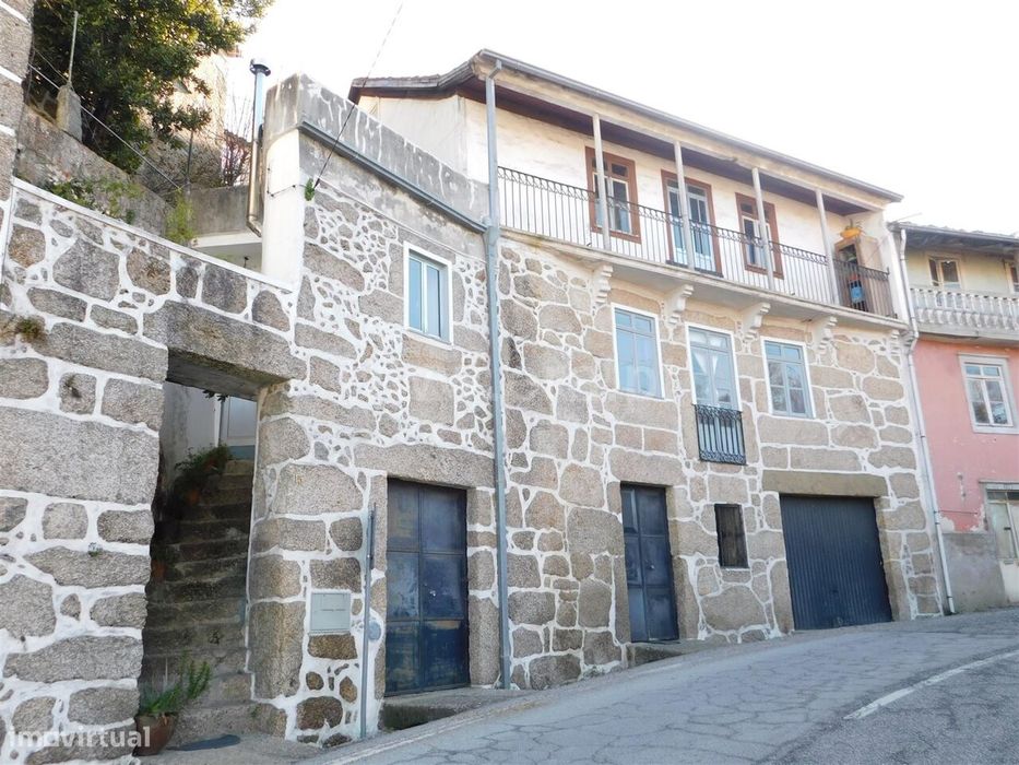 Moradia Geminada T3 / Seia, Seia, São Romão e Lapa dos Dinheiros