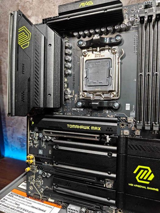 Материнська плата Msi MAG B850 Tomahawk MAX Wifi (AM5) 7000-9000 Серія AMD