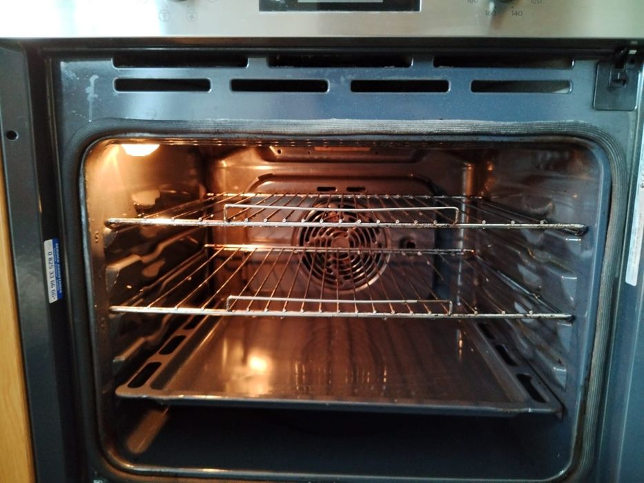 Forno Indesit eletrico