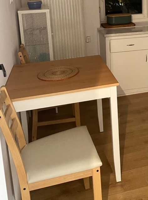 Stół IKEA LERHAMN + 2 krzesła – drewno, stan bardzo dobry
