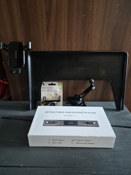 TESLA 3 Y Akcesoria samochodowe - uchwyt do telefonu + Hub Usb-C