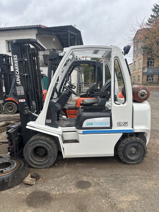 навантажувач вилковий UniCarriers/кара/погрузчик