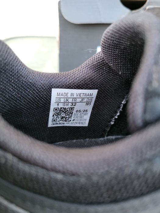 Adidas Hoops dziewczynka chłopiec unisex rozm  32 holo
