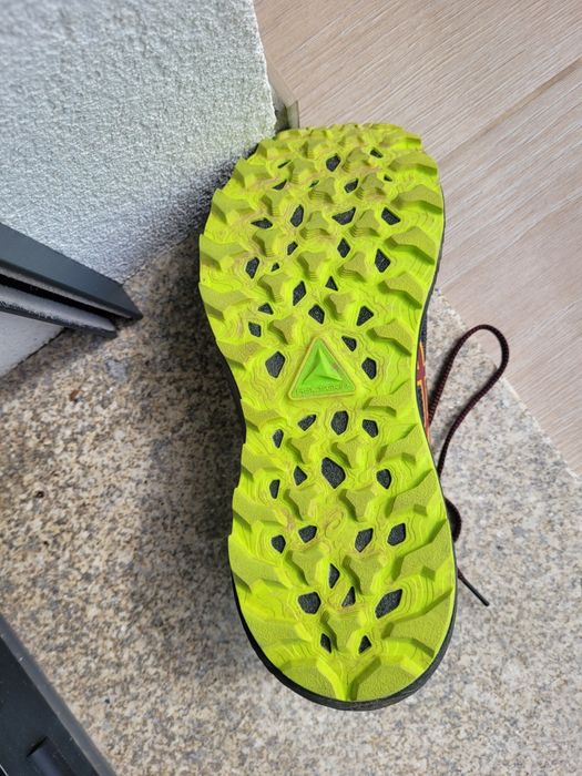 Sapatilhas ASICS Tamanho 40