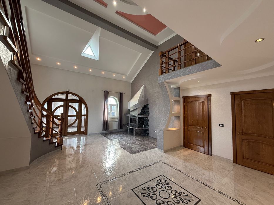 Сучасний будинок в с. Магала